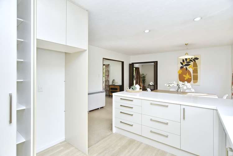 22d Yellowstone Crescent Burwood_6