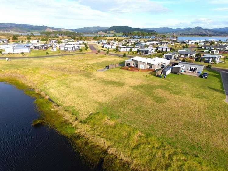 139 Karo Drive Matarangi_5