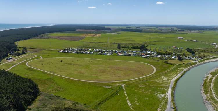 1951 Parewanui Road Parewanui_7