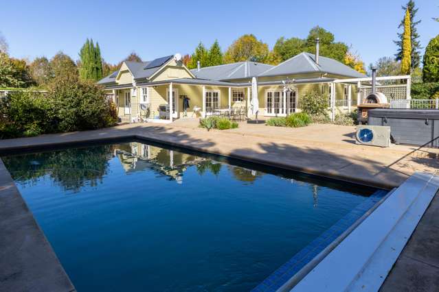 Self contained property with stunning home