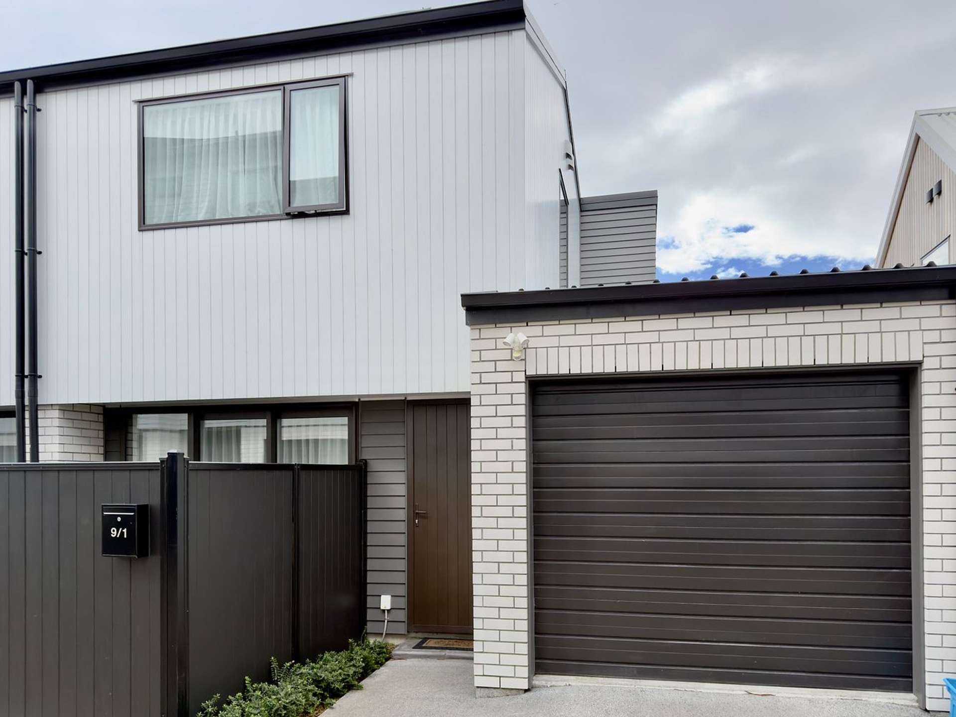9/1 Myrtle Street Hutt Central_0