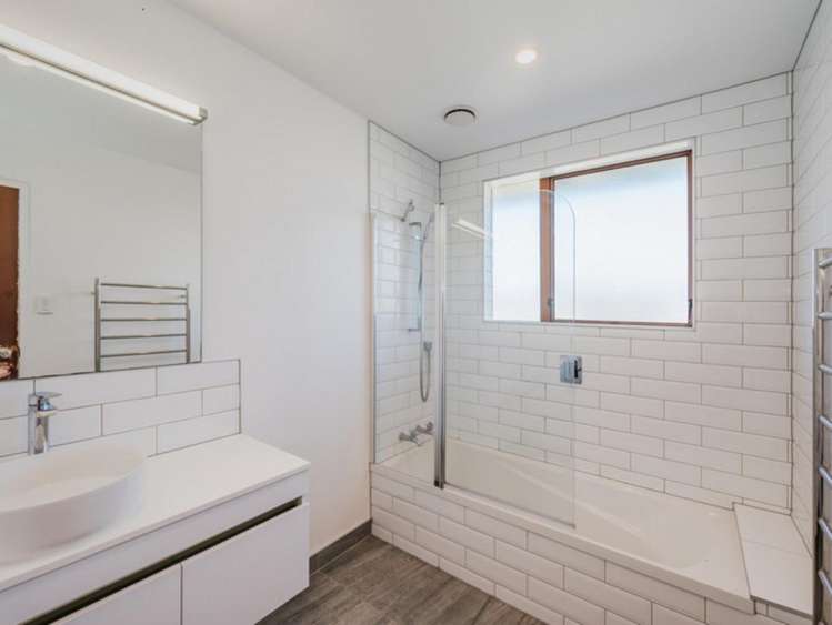 62a Mazengarb Road Paraparaumu Beach_17