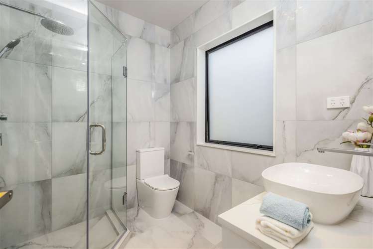 5 Woodacre Street Flat Bush_9