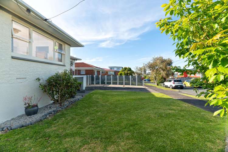 7 Letterkenny Place Blockhouse Bay_24