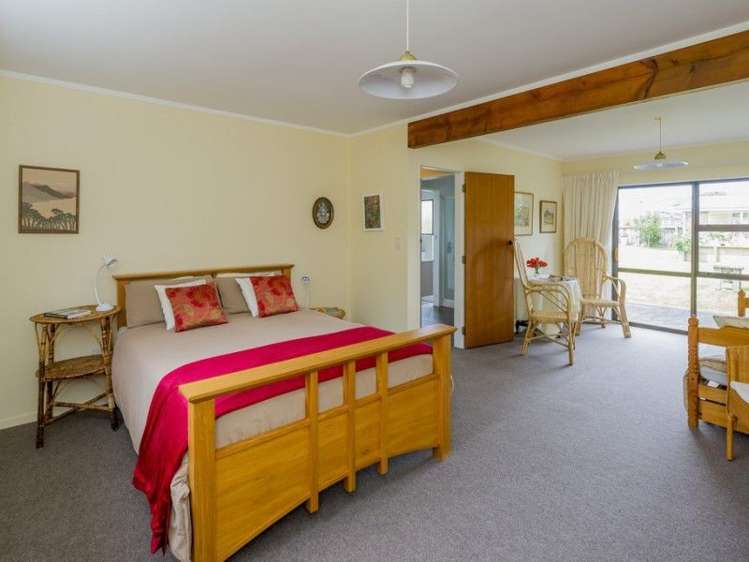 104 Tutere Street Waikanae Beach_10