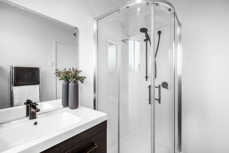 82 Saturn Street Strathern_12