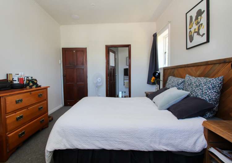 2 Bains Avenue 1074_13