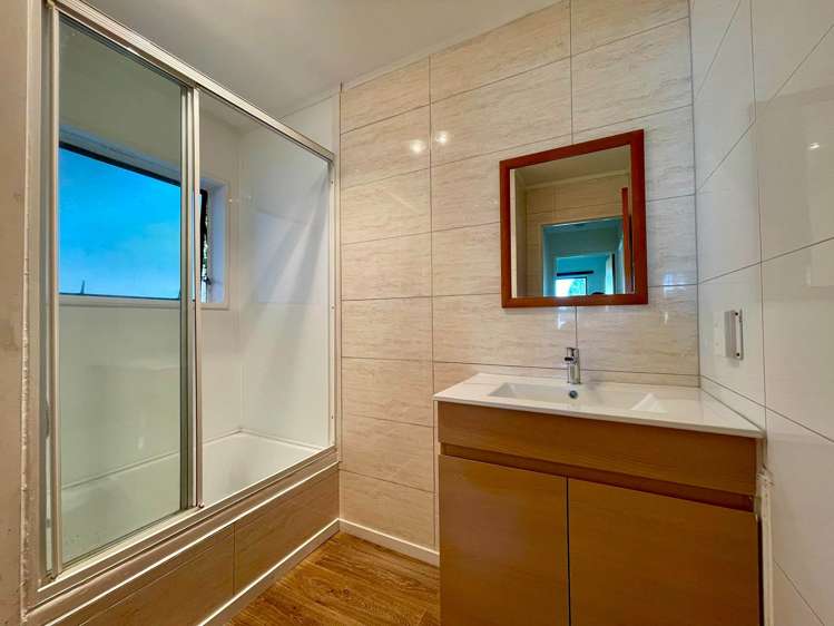 2/3195 Great North Road New Lynn_8