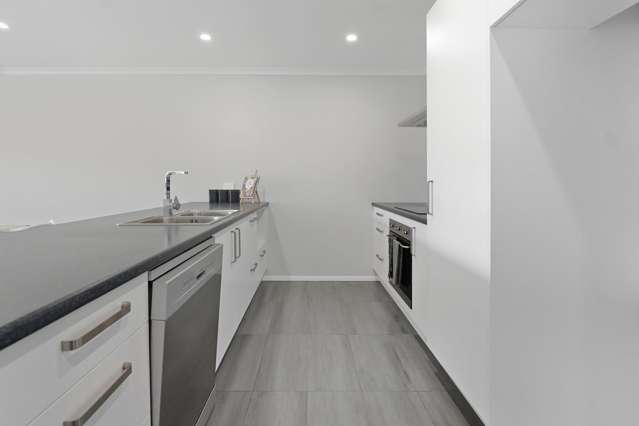 Unit 1/11 Mana Drive Baverstock_2