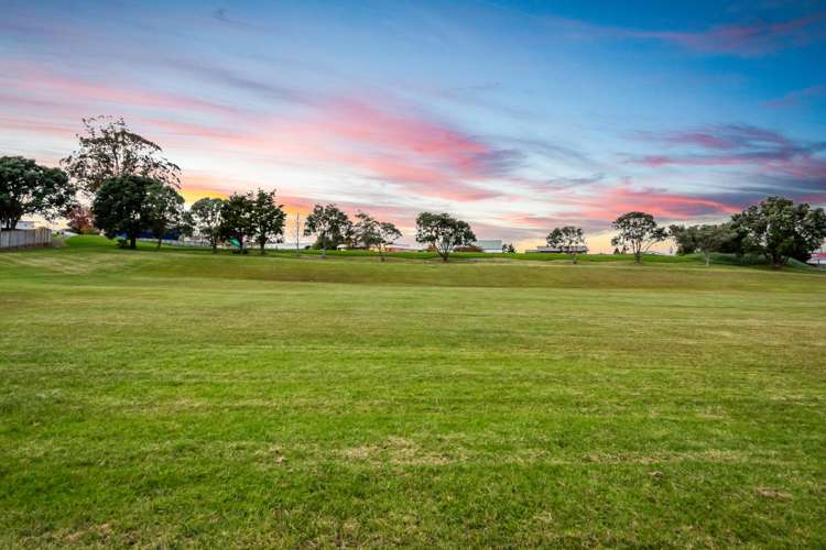52f Vodanovich Road Te Atatu South_23