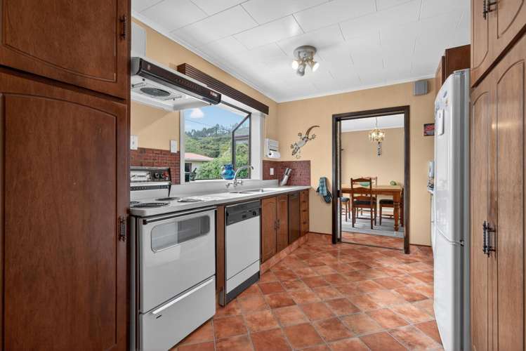 92 Peel Place Wainuiomata_8