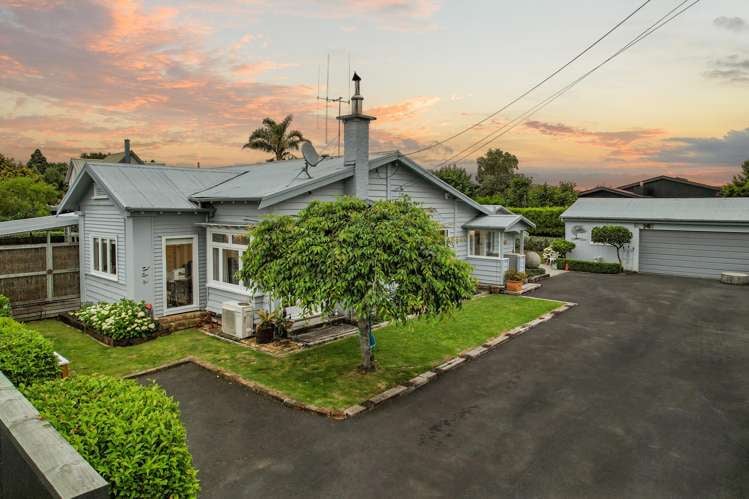 741 River Road Chartwell_3