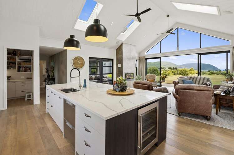 32 Lacebark Drive Kinloch_4