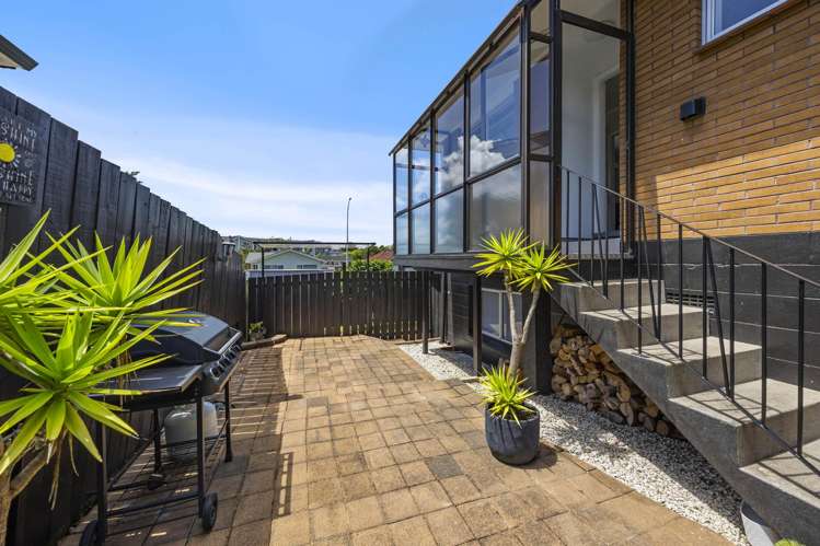 2/54 Luton Avenue Sunnyhills_25