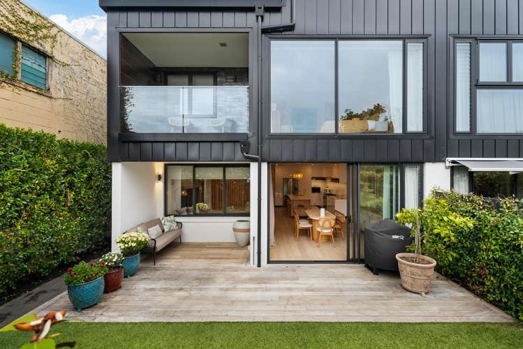 2/35 Surrey Crescent Grey Lynn_3