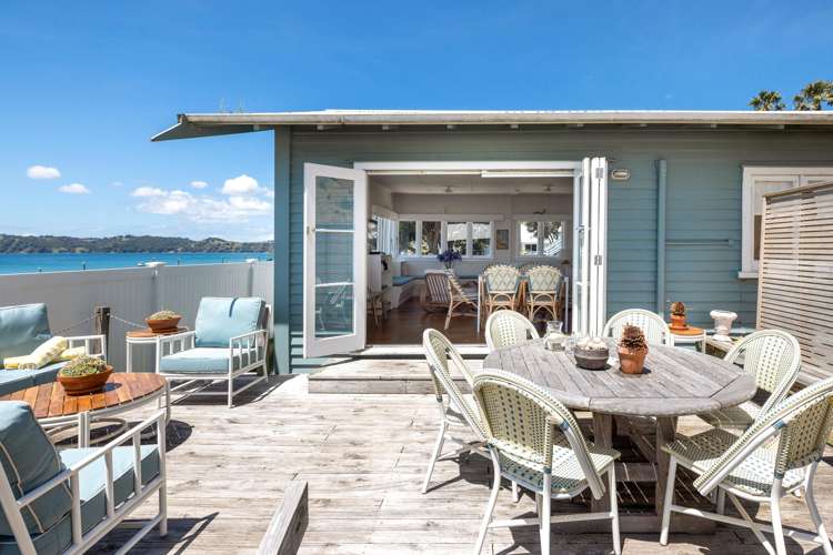 35 The Strand Onetangi_16