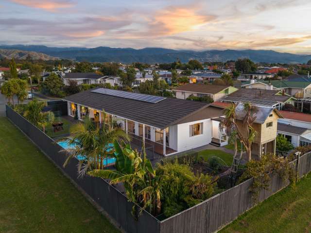 Space, Style and Ultimate Family Entertaining!