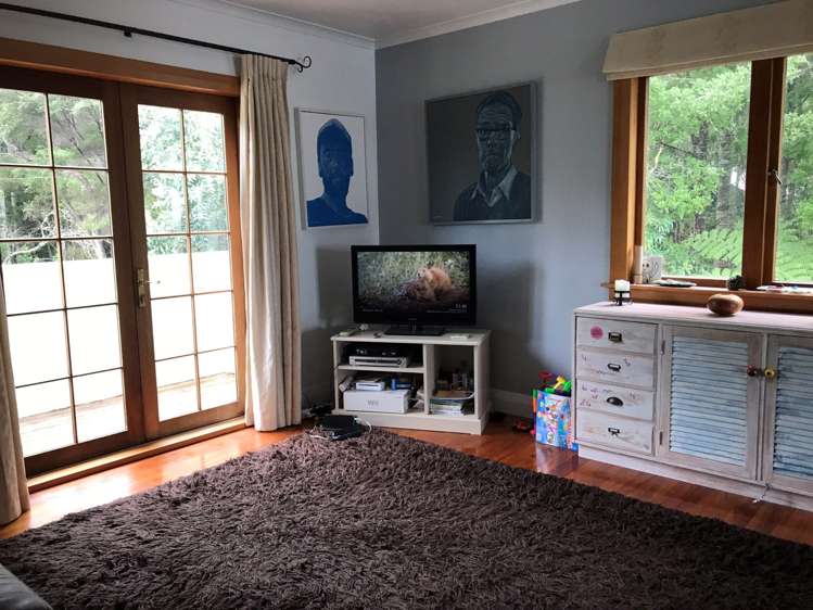 66 Kauri Point Road Laingholm_13