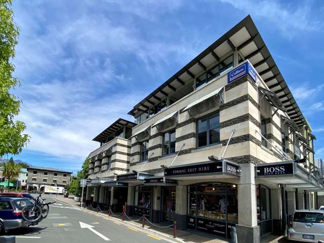 1/10 Athol Street Queenstown_1