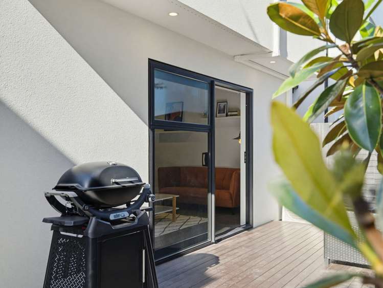 1/10 Parlane Street Addington_12