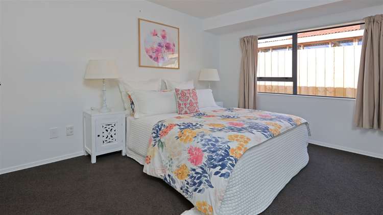 186 Henderson Valley Road Henderson_12