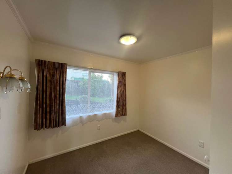 17a Tirimoana Road Te Atatu South_7