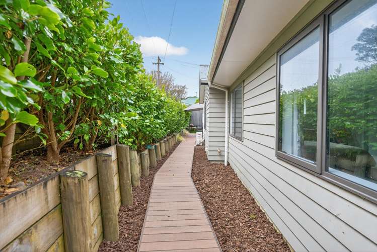 20A Martin Grove Normandale_15