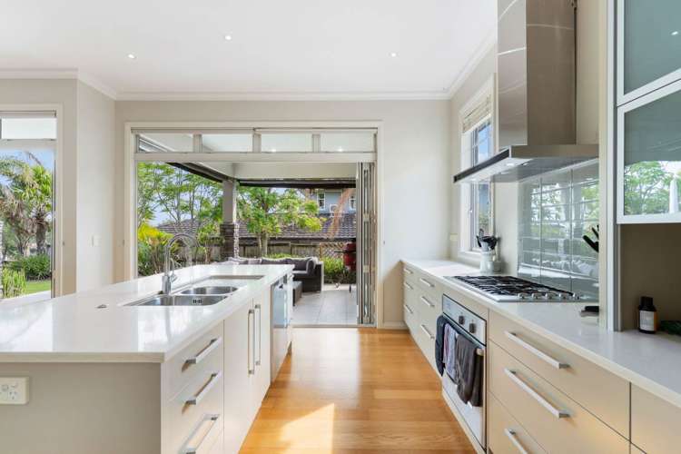 14 Armstrong Farm Drive East Tamaki Heights_8