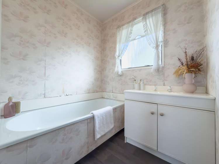 132 Lamond Street East Hargest_11