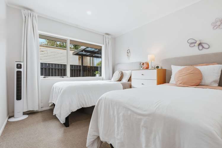 2/15 Kotare Street Hilltop_11