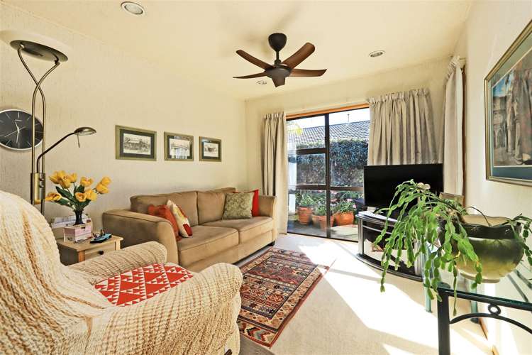 1/703 Charles Street Raureka_6