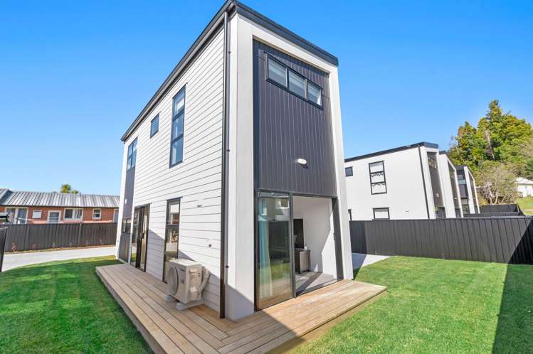 2/141 Waikato Street Central_23