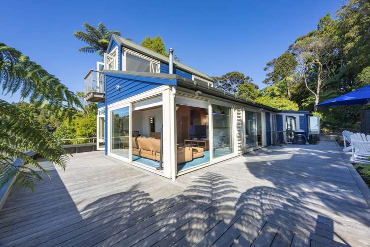 27 Quinns Road Waiatarua_1