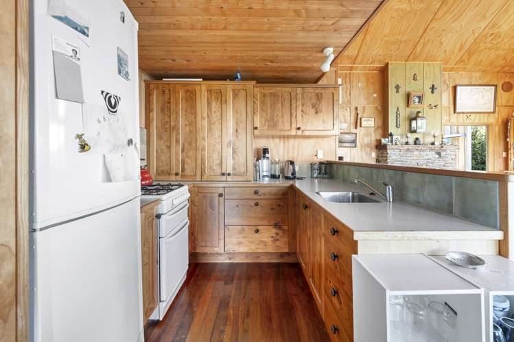 16 South Pacific Road Rakino Island_14