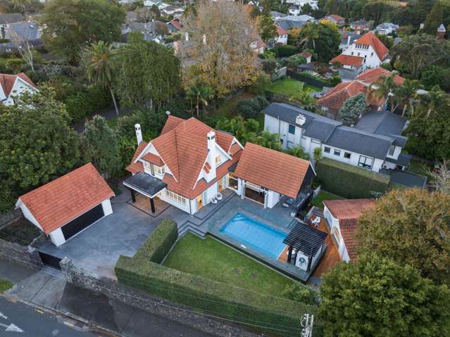 Renewed elegance, exceptional family home in DGZ