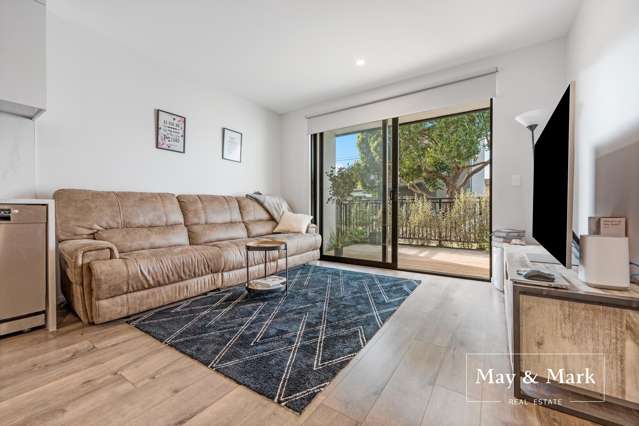 Vacant! Ready to Move In!