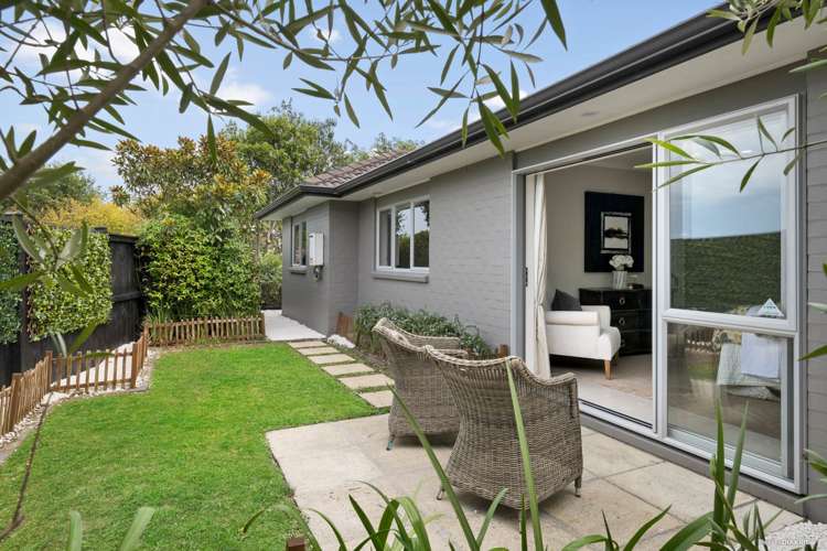 1b Gracechurch Drive Flat Bush_16