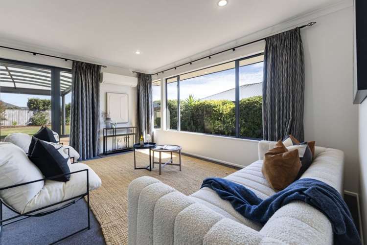 116 Aldinga Avenue Stoke_11