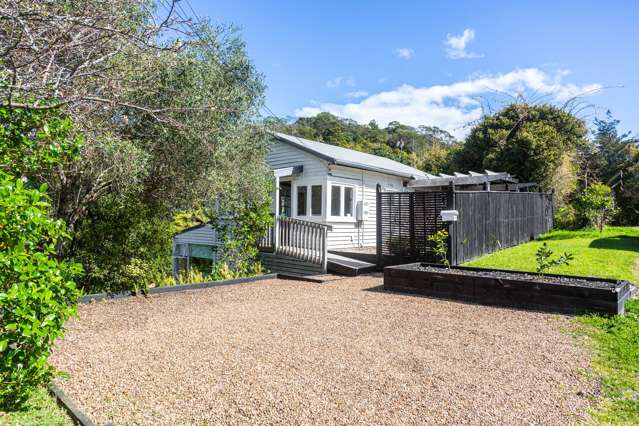 25 Tahatai Road Oneroa_1