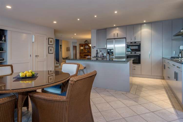 14 Hamana Street Narrow Neck_11