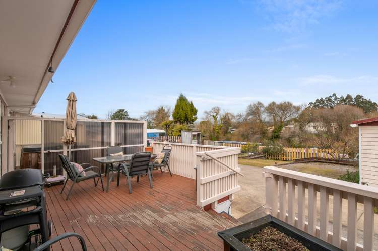 8 Joanne Crescent Pukehangi_12