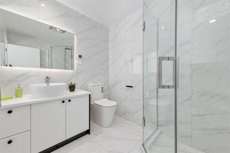 14 Dungloe Avenue Flat Bush_28