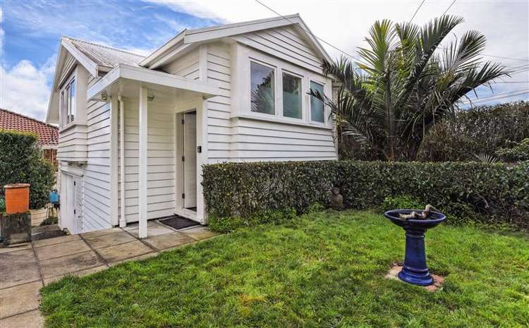 APT/27 Mount Albert Road 1727_4