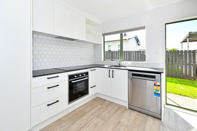 11b School Road Tuakau_2