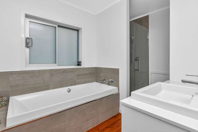 328 Cove Road Waipu_22