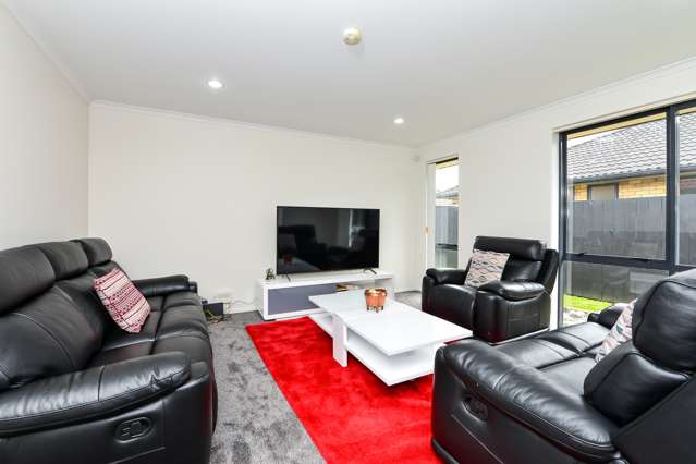 13 Nobleman Place Hamilton East_2