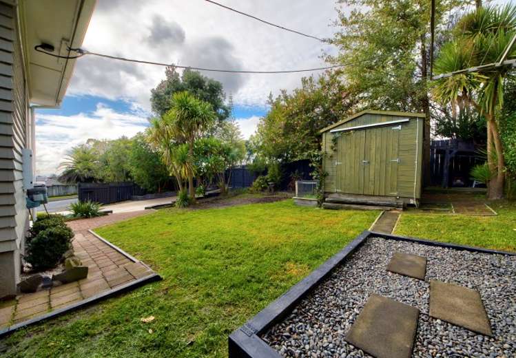 312 Glengarry Road Glen Eden_16