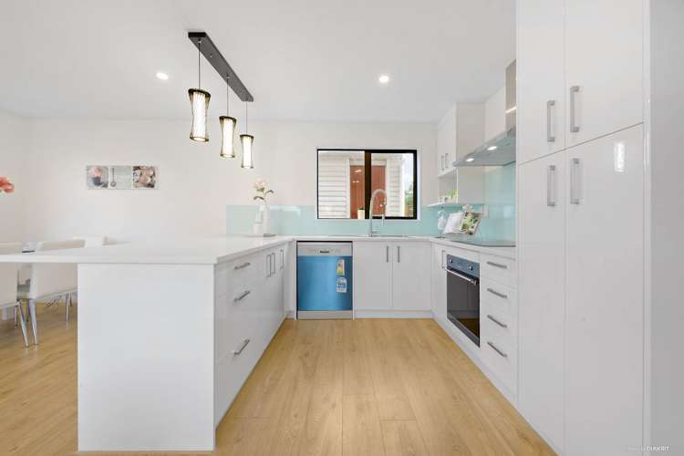 15 Diorella Drive Clover Park_5