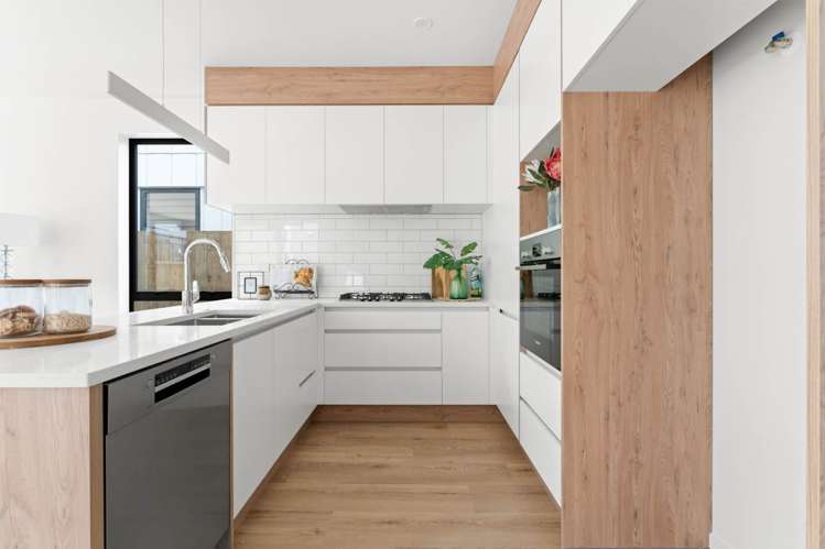 21 Bronzewater Drive Silverdale_7