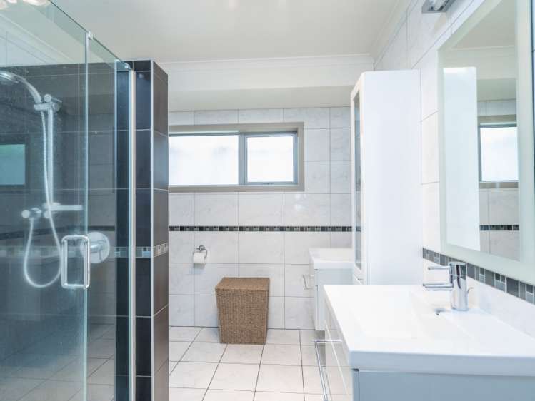 17 Coprosma Crescent Waipahihi_10